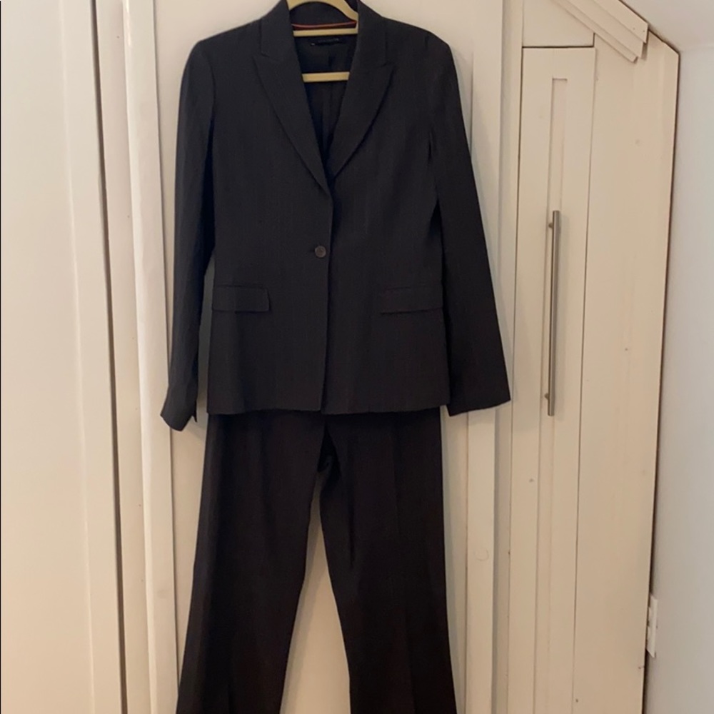 Elie Tahari pant suit